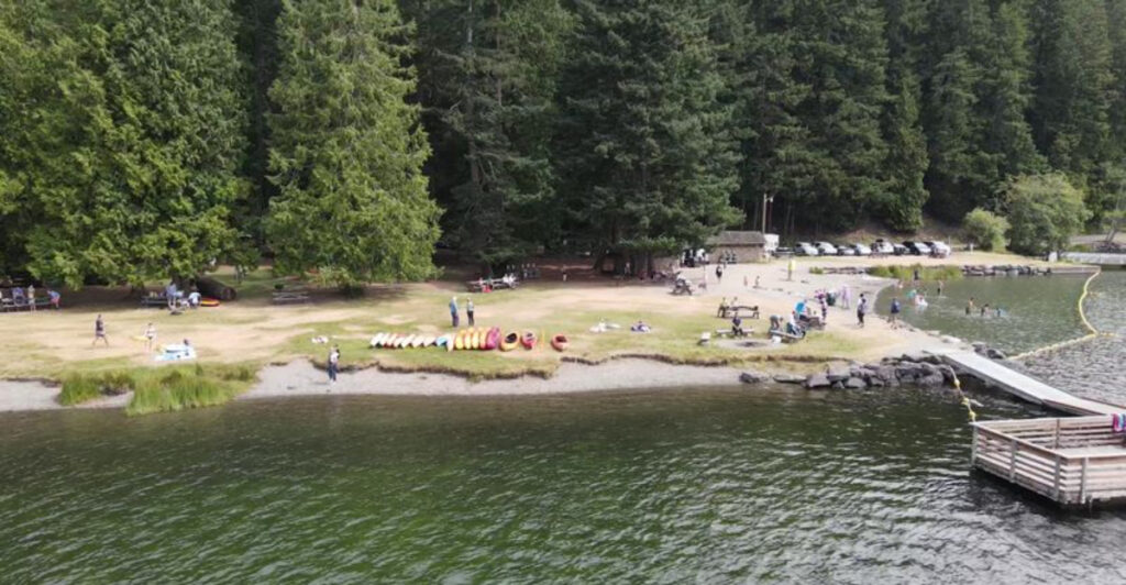 12 Washington Swimming Spots With Clear Water And Gorgeous Summer Scenery
