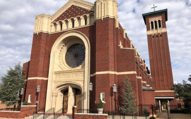This Beautiful Oklahoma Cathedral Rises Out of the Plains Like It Belongs in Europe