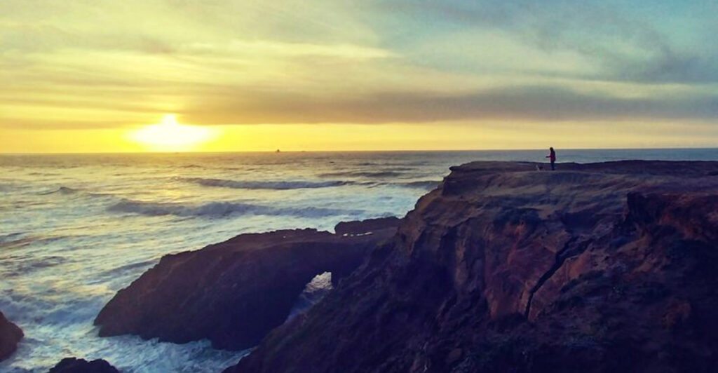 This Oregon Coastal Trail Overlooks Sandstone Cliffs Sculpted by Wind and Waves