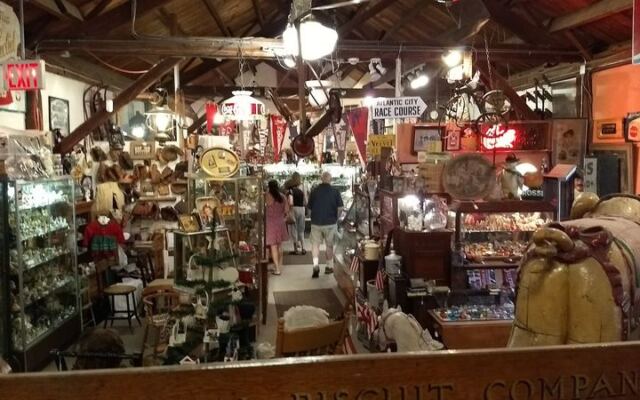This New Jersey Antique Center Turns 50 Shops Into A Three-Story Treasure Hunt