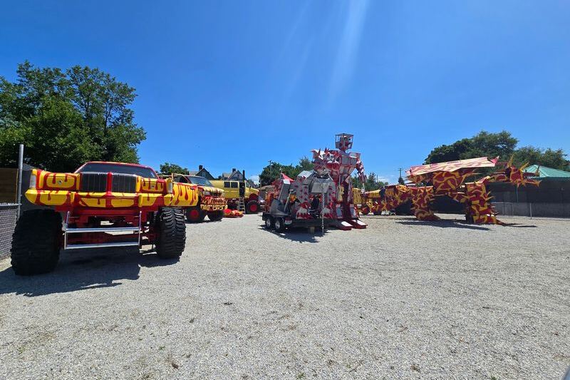 This Cleveland Junkyard Playground Hides Giant Robots And Fire-Breathing Dragons You Can Actually Touch