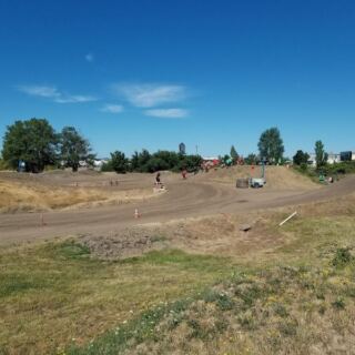 This Oregon Motocross Track Sorts Riders by Skill So Beginners and Fast Racers Both Get Their Own Time