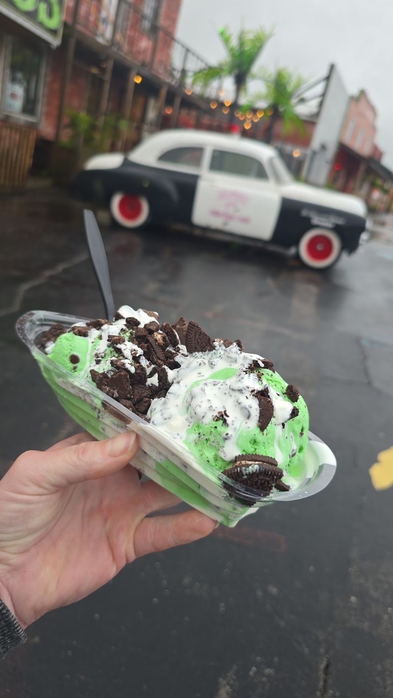 32 Flavors and a Motto That Earns Every Lick 32 Flavors and a Motto That Earns Every Lick