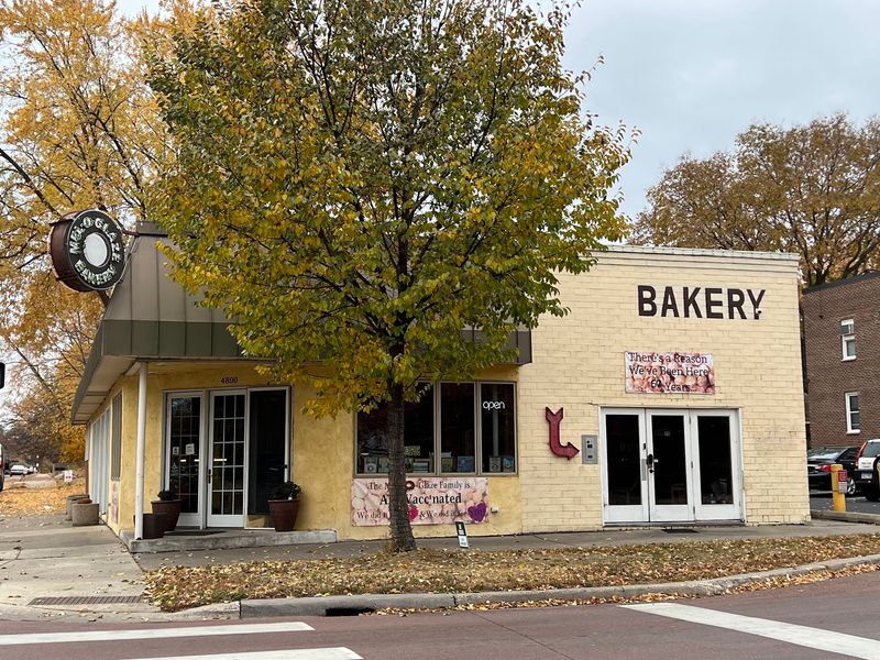 A Bakery Born in 1946 and Still Going Strong A Bakery Born in 1946 and Still Going Strong