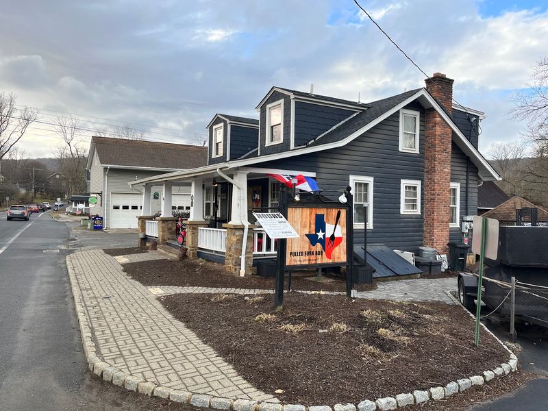 A Barbecue Stop on East Mill Road