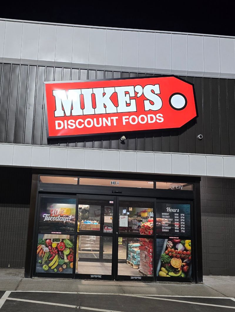 A Bargain Hunter's Stop on Lake Street South