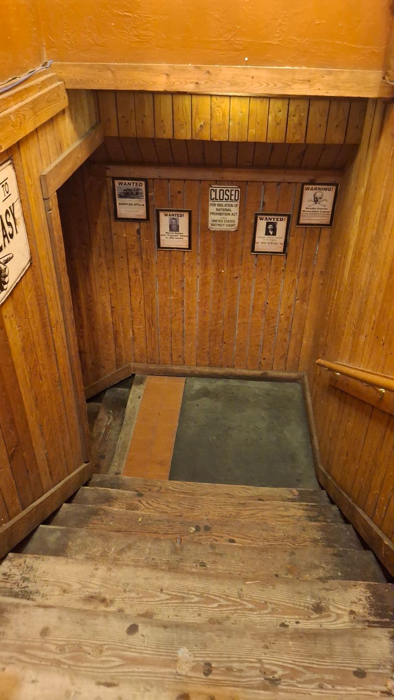 A Basement Hideaway in Downtown Pendleton A Basement Hideaway in Downtown Pendleton