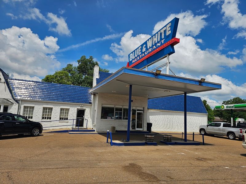 A Blue-and-White Landmark on Highway 61