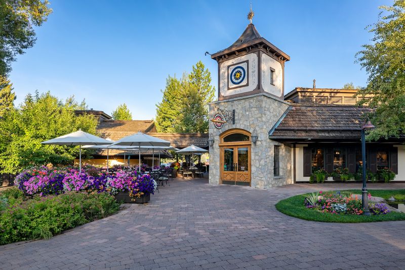 A Café with Deep Alpine Roots