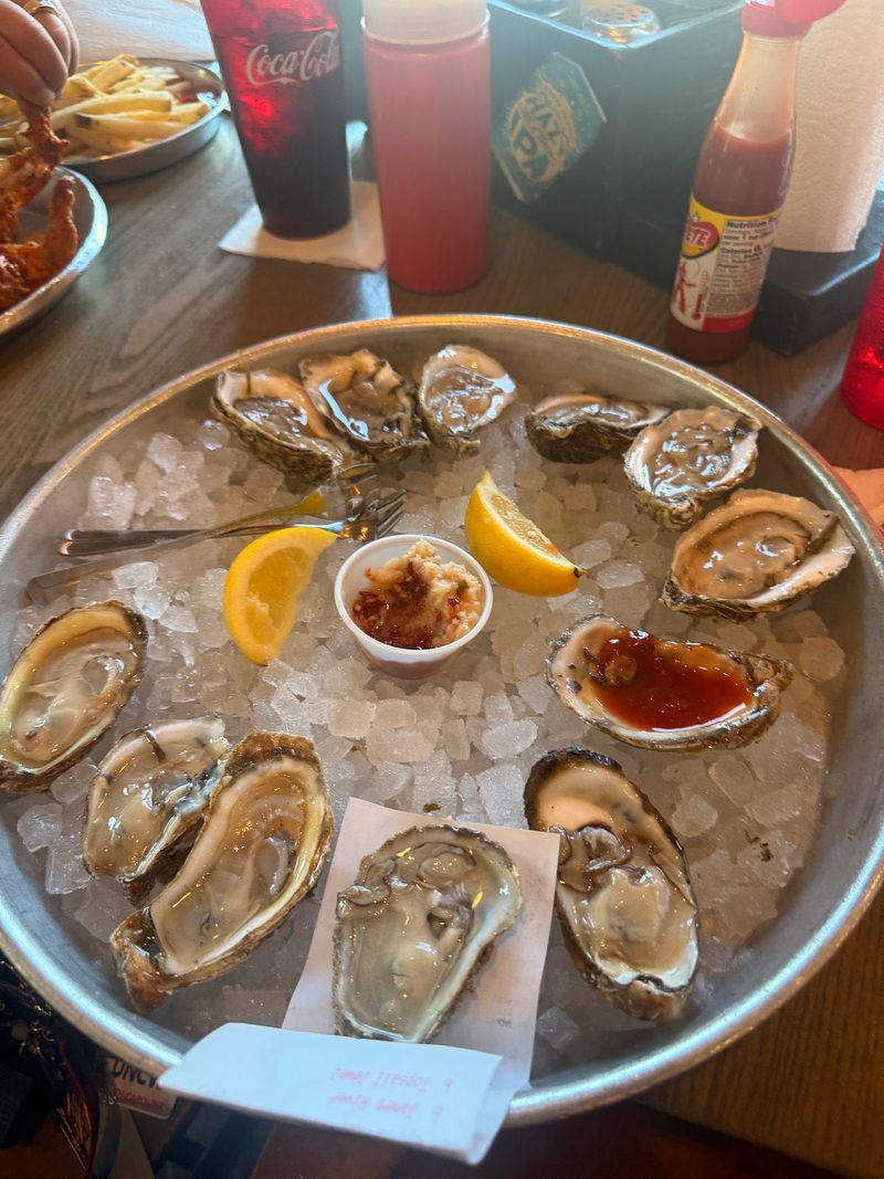 A Coastal Seafood Stop in a Raleigh Shopping Center A Coastal Seafood Stop in a Raleigh Shopping Center
