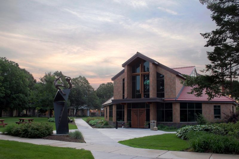 A Compact Campus That Feels Genuinely Walkable A Compact Campus That Feels Genuinely Walkable