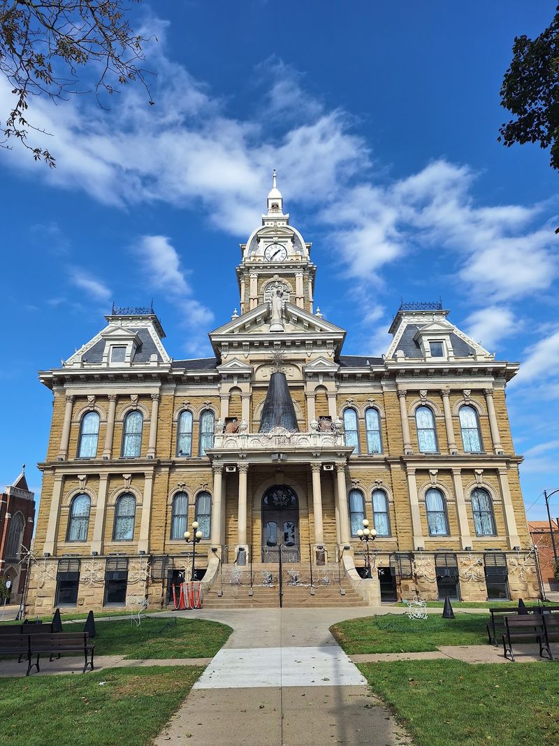 A County Seat With Small-City Soul A County Seat With Small-City Soul
