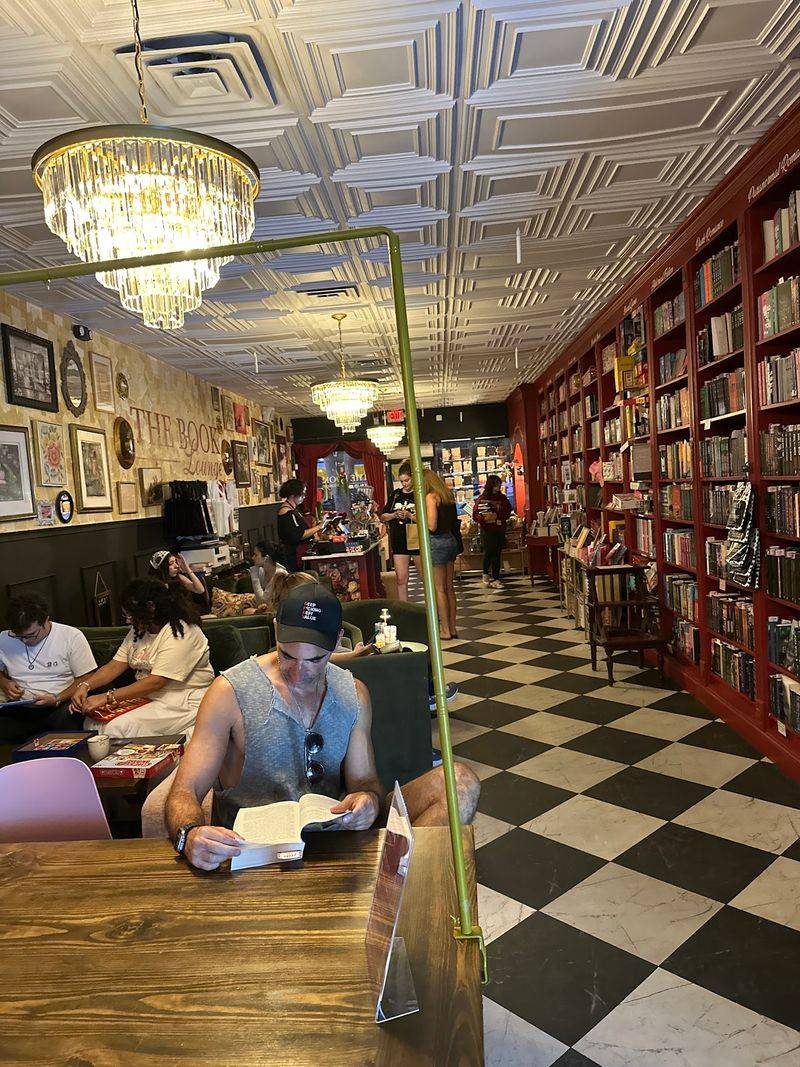 A Cozy Cafe Tucked in the Back A Cozy Cafe Tucked in the Back