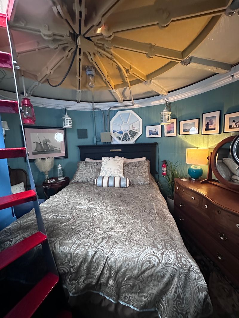 A Cozy Retreat With Rustic Charm A Cozy Retreat With Rustic Charm