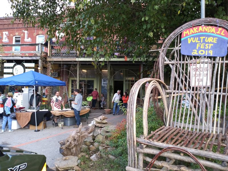 A Creative Community That Attracts Artists and Free Spirits A Creative Community That Attracts Artists and Free Spirits