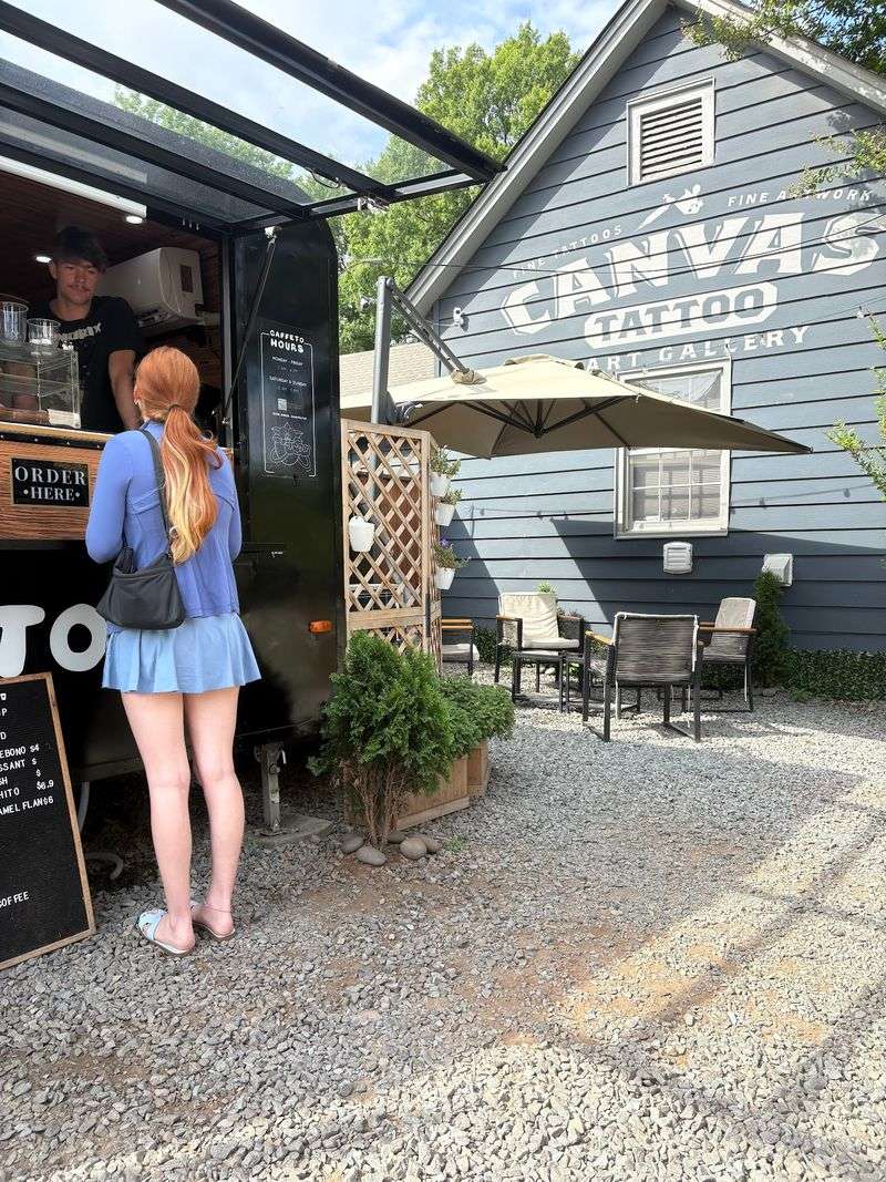 A Dog-Friendly Hangout With Live Music