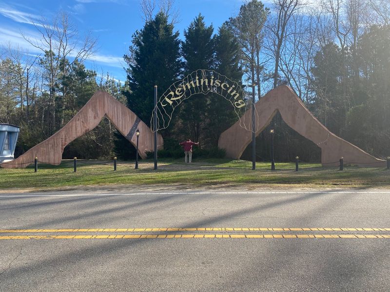 A Double Take on Welcome Avenue
