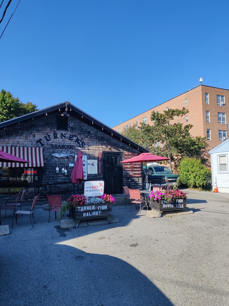 A Fishing Port Institution on Smith Street