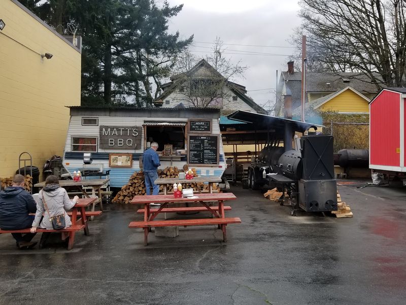 A Food Truck With a Fixed Address on Mississippi Avenue A Food Truck With a Fixed Address on Mississippi Avenue