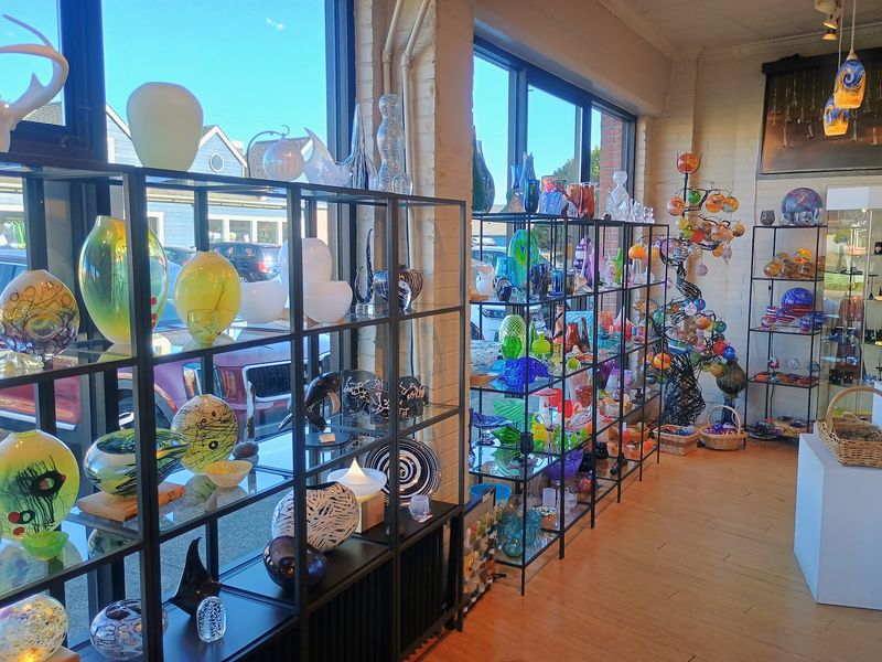 A Gallery Bursting with Coastal Color A Gallery Bursting with Coastal Color