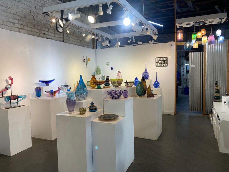A Gallery Worth Browsing Even Without a Class A Gallery Worth Browsing Even Without a Class