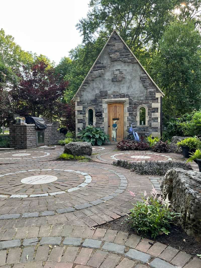 A Garden Hidden in Plain Sight A Garden Hidden in Plain Sight