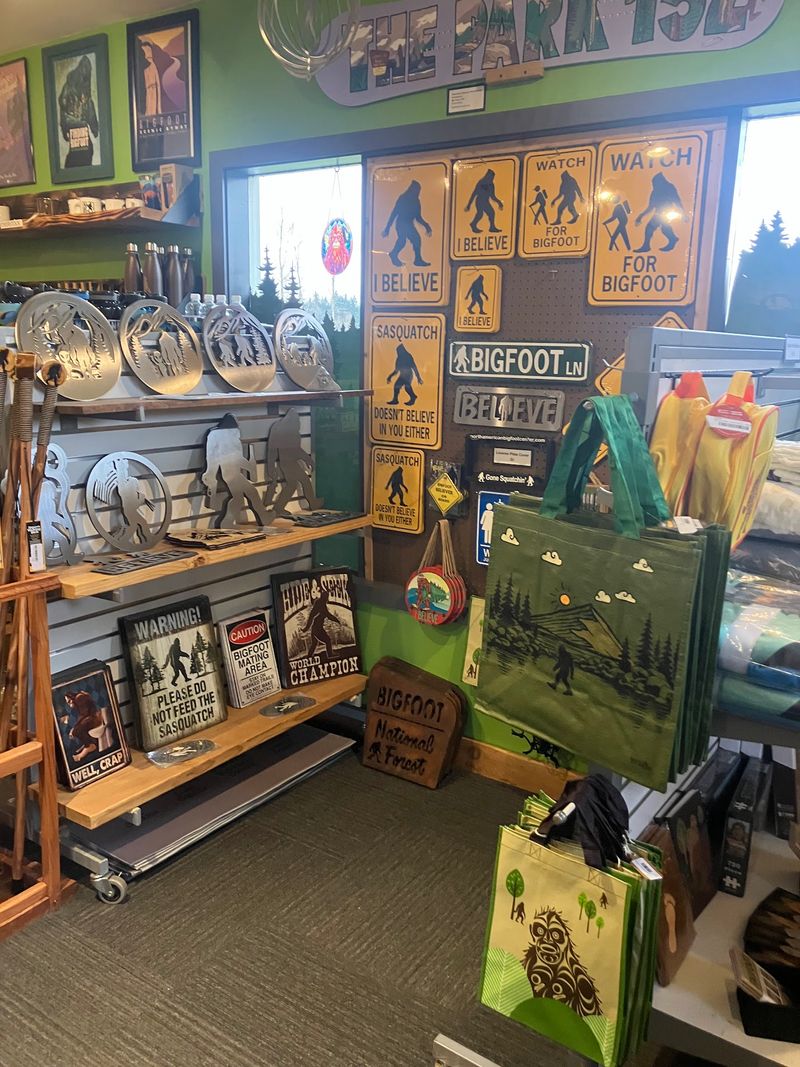 A Gift Shop That Steals the Show A Gift Shop That Steals the Show