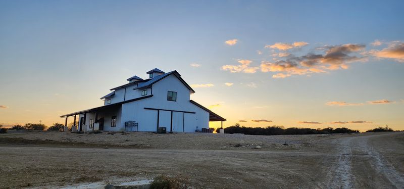 A Hidden Ranch Escape in the Heart of Granbury A Hidden Ranch Escape in the Heart of Granbury