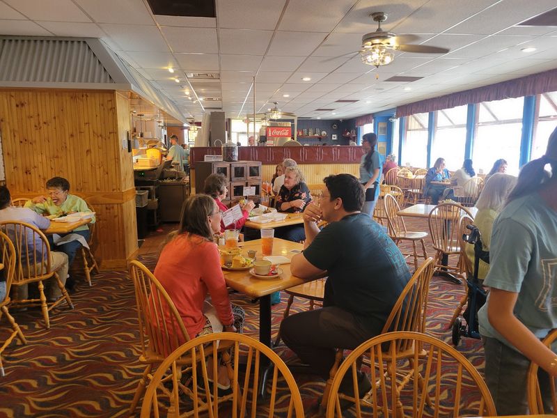 A Homey Diner With Old-Fashioned Charm A Homey Diner With Old-Fashioned Charm