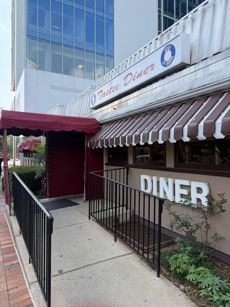 A Humble Diner on Woodmont Avenue A Humble Diner on Woodmont Avenue