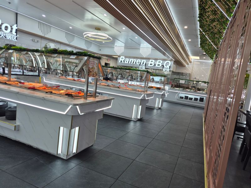 A Large Spread For Mixed Appetites A Large Spread For Mixed Appetites