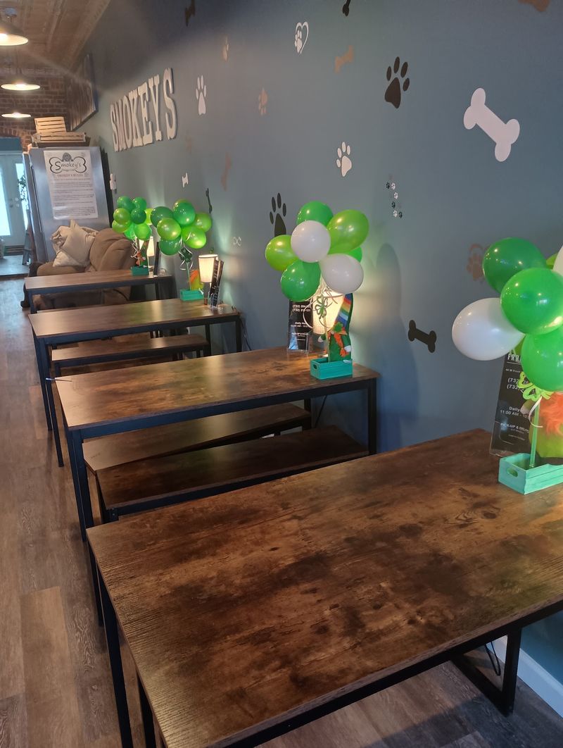 A Lunch Setup That Lets Nearby Restaurants Join In A Lunch Setup That Lets Nearby Restaurants Join In