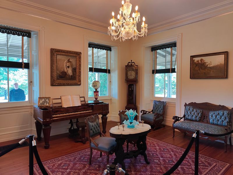 A Mansion Tour With Extra Context