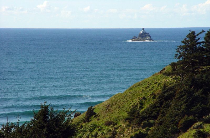 A Picnic Spot With a Front-Row Ocean Seat A Picnic Spot With a Front-Row Ocean Seat