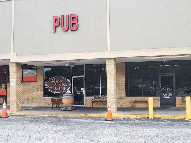 A Plain Sign in a Brandon Strip Mall A Plain Sign in a Brandon Strip Mall