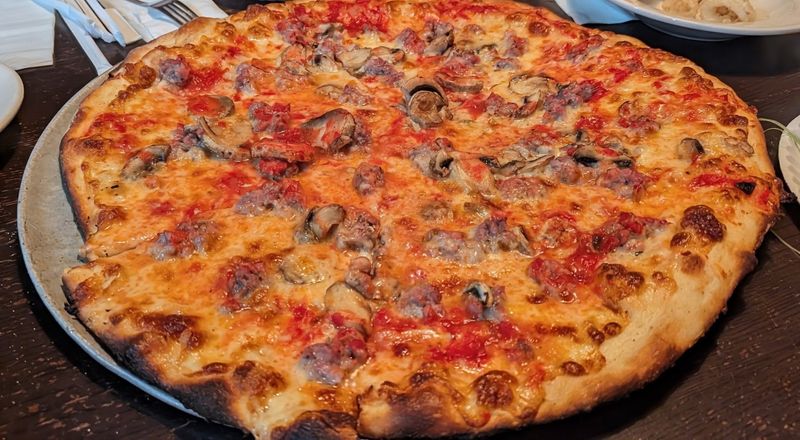 A Port Richmond Landmark for Thin-Crust Pies A Port Richmond Landmark for Thin-Crust Pies