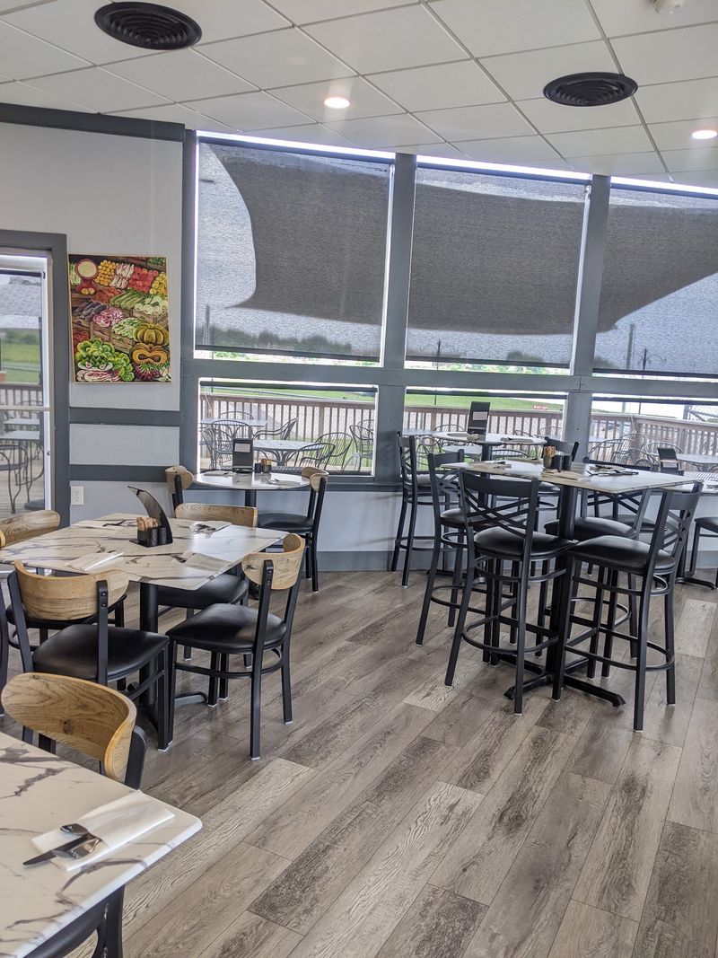 A Quiet Spot for Business and Reunions