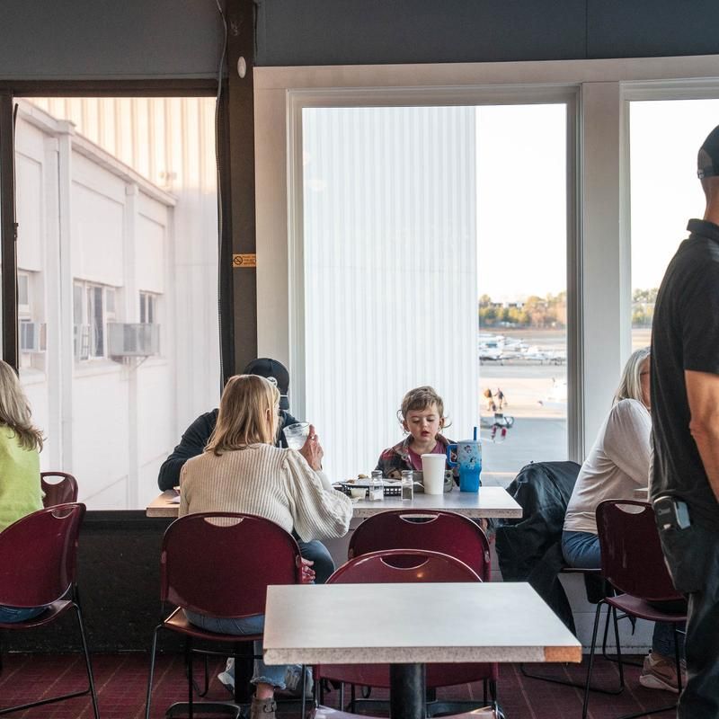 A Reliable Choice for Work Meetups A Reliable Choice for Work Meetups