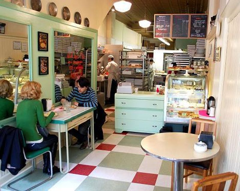 A Retro Vibe That Feels Genuinely Welcoming A Retro Vibe That Feels Genuinely Welcoming
