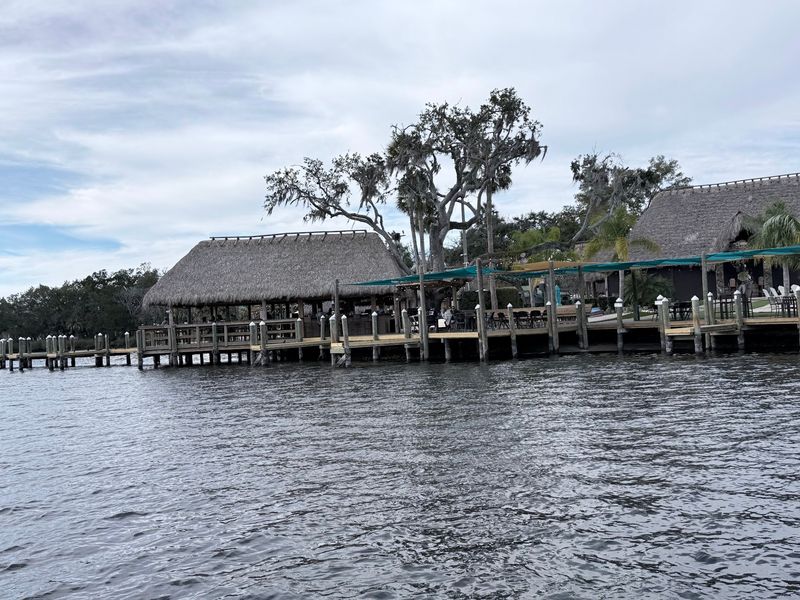 A River-Hugging Hideaway on the Gulf Coast A River-Hugging Hideaway on the Gulf Coast