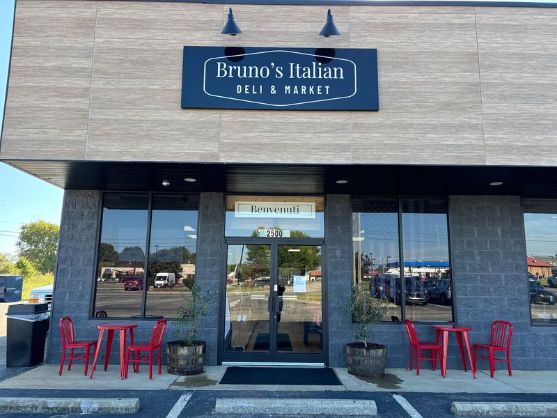 A Roadside Italian Market in Columbia A Roadside Italian Market in Columbia