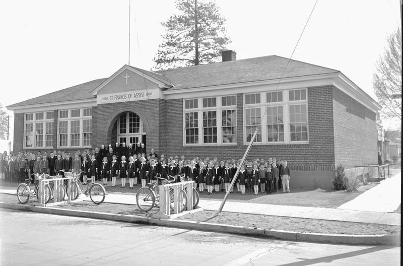 A Schoolhouse Tucked Into Downtown Bend A Schoolhouse Tucked Into Downtown Bend