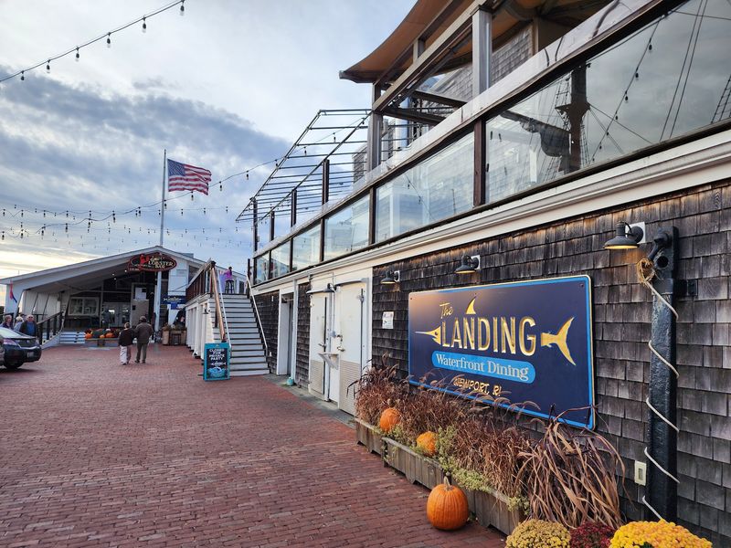 A Seafood Spot Right on Bowens Wharf