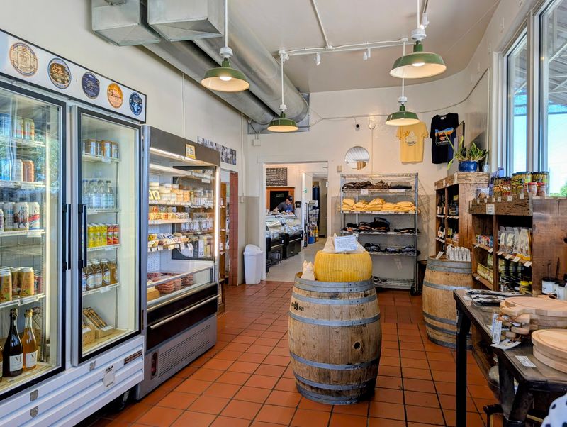 A Small Cheese Shop With a World-Class Reputation A Small Cheese Shop With a World-Class Reputation