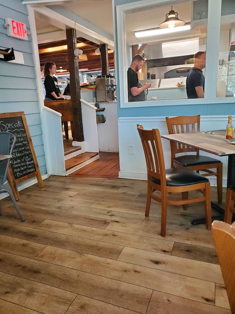 A Small-Town Stop With Indoor And Outdoor Seating A Small-Town Stop With Indoor And Outdoor Seating