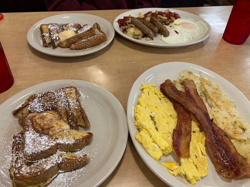 A Soft Verdict on a Diner That Earns Its Loyal Following A Soft Verdict on a Diner That Earns Its Loyal Following