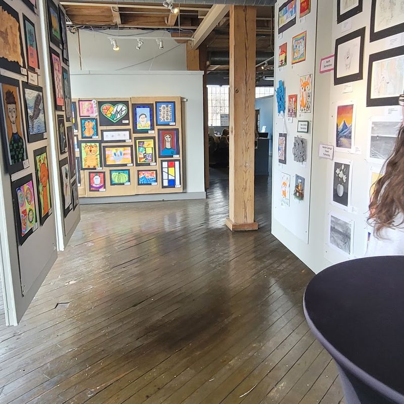A Space Where Buying Original Art Feels Natural A Space Where Buying Original Art Feels Natural
