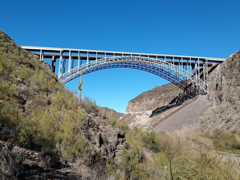 A Steel Arch That Earns a Nod of Respect A Steel Arch That Earns a Nod of Respect