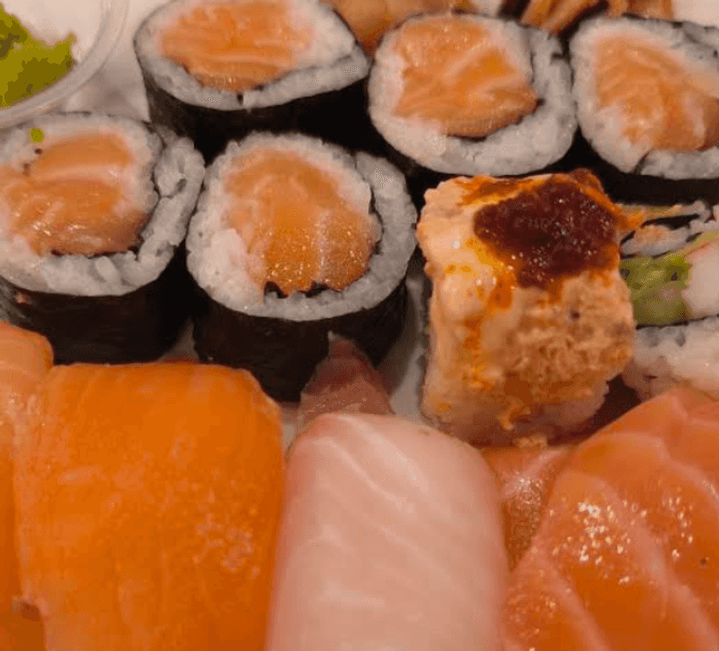 A Sushi Bar That Steals the Show A Sushi Bar That Steals the Show
