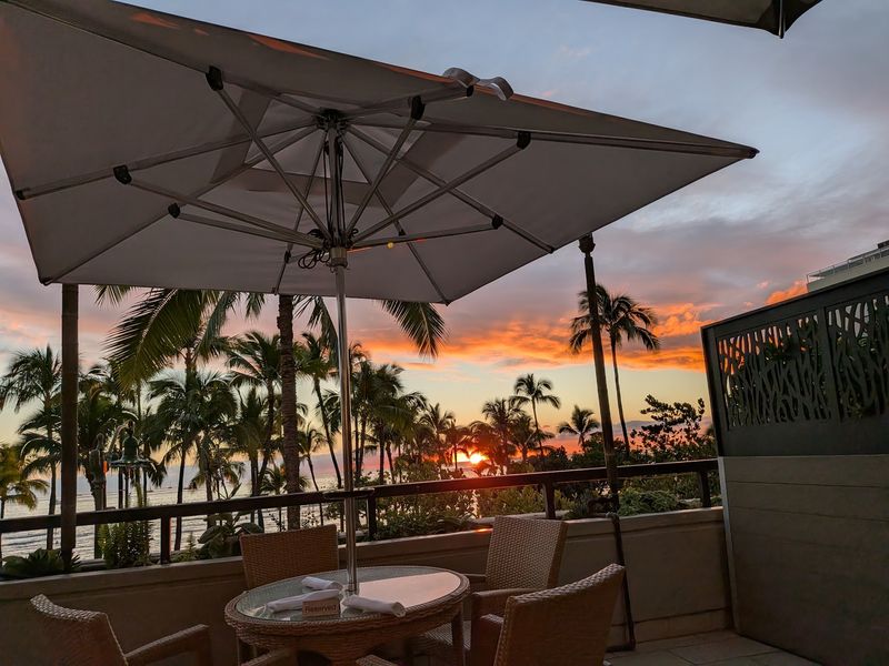 A Terrace Built for Sunset Seats A Terrace Built for Sunset Seats